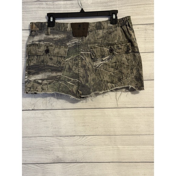 Mossy Oak Camo Cut Off Shorts Size Medium/Large - Picture 6 of 7